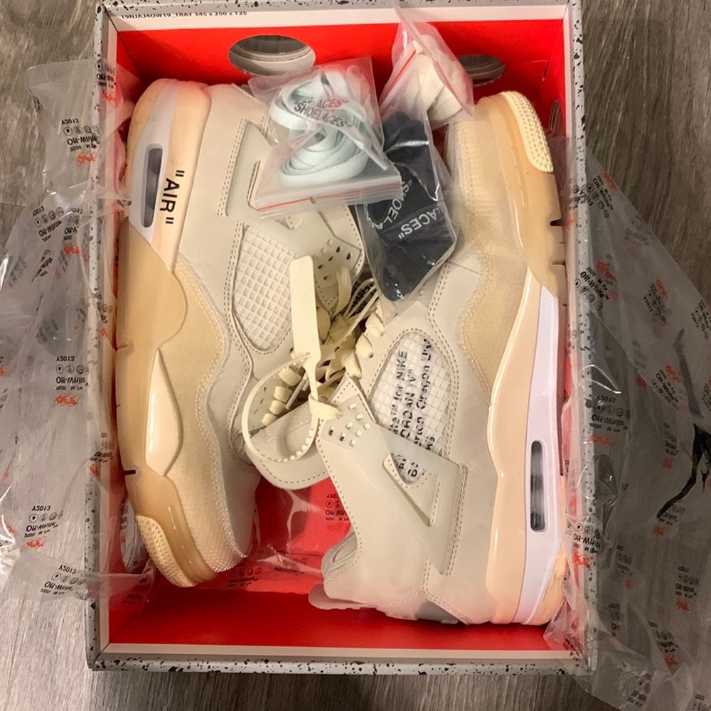 Jordan 4 off-white